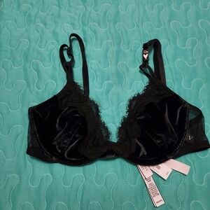 NWT Victoria secret 32B velvet lace new bra black